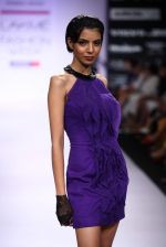 Model walk the ramp for Komal Sood, Pernia Qureshi show at Lakme Fashion Week Day 2 on 4th Aug 2012 (99).JPG
